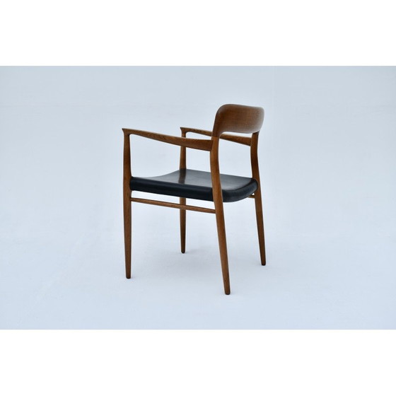 Image 1 of Deense mid century model 56 eikenhouten fauteuil van Niels Moller voor J L Mollers Mobelfabrik, jaren 1950