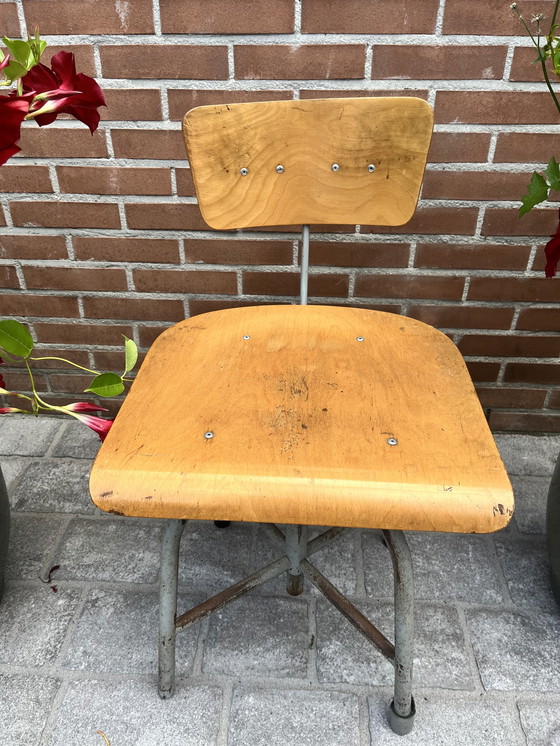 Image 1 of 2x Vintage atelierwerk stoelen