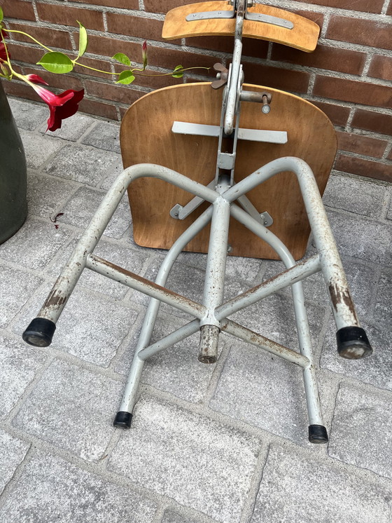 Image 1 of 2x Vintage atelierwerk stoelen