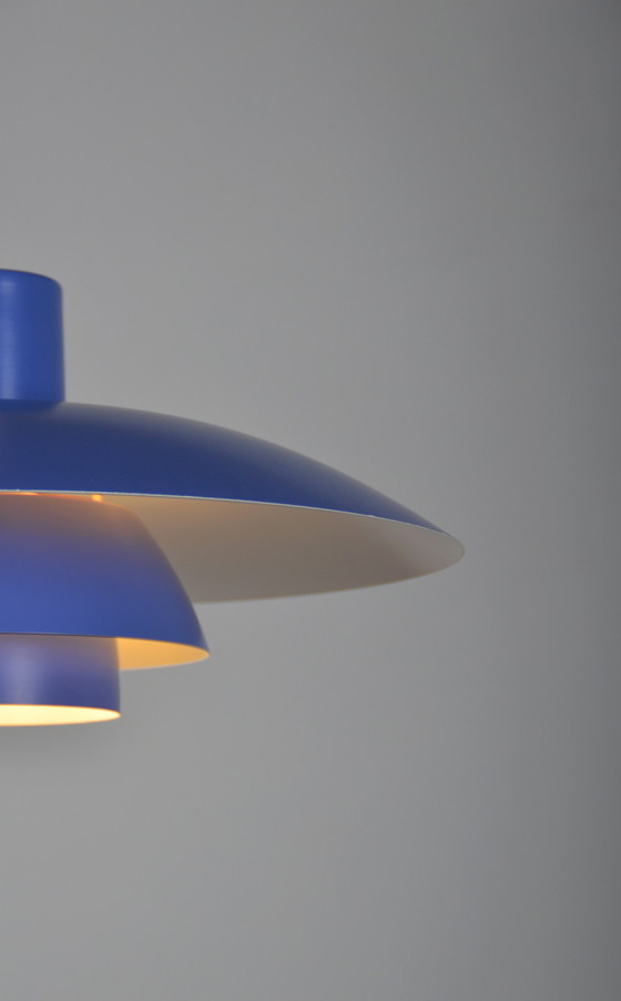 Image 1 of Blauwe hanglamp PH 4/3 door Poul Henningsen voor Louis Poulsen, jaren '60