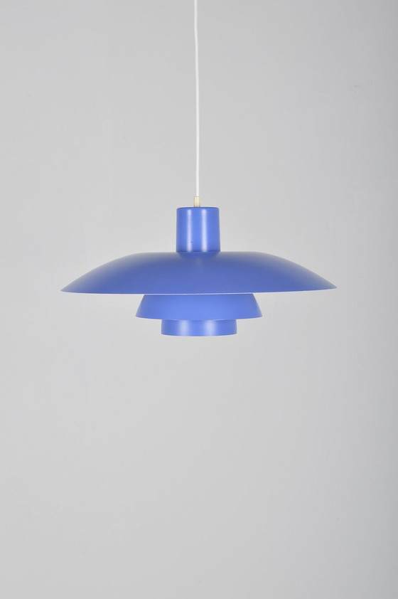 Image 1 of Blauwe hanglamp PH 4/3 door Poul Henningsen voor Louis Poulsen, jaren '60