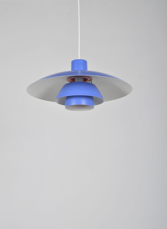 Image 1 of Blauwe hanglamp PH 4/3 door Poul Henningsen voor Louis Poulsen, jaren '60