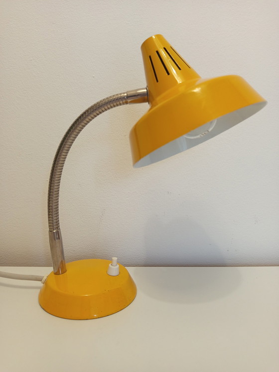 Image 1 of Retro Mid Century Heldere Citroen Gele Bureaulamp Uit Het Oude Westen van Duitsland