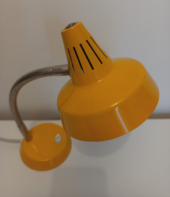 Image 1 of Retro Mid Century Heldere Citroen Gele Bureaulamp Uit Het Oude Westen van Duitsland
