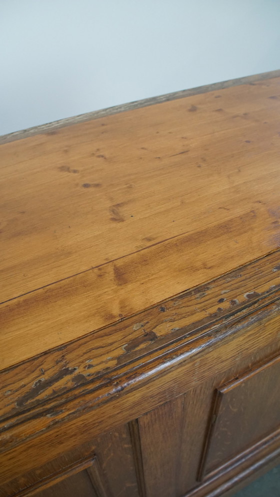 Image 1 of Houten Balie/ Dressoir/ Toonbank Op Wieltjes 