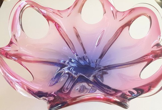 Image 1 of Roze en lavendelkleurige schaal van Murano glas, 1950S