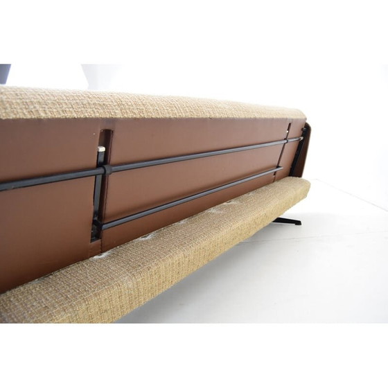 Image 1 of Vintage opklapbare slaapbank van stof en metaal, Tsjechoslowakije 1970
