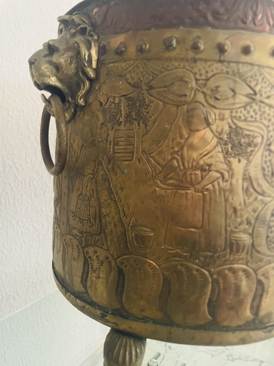 Image 1 of Driepoot Plantenbak Messing Xvii/ Xviii Eeuw Noord-Duitsland