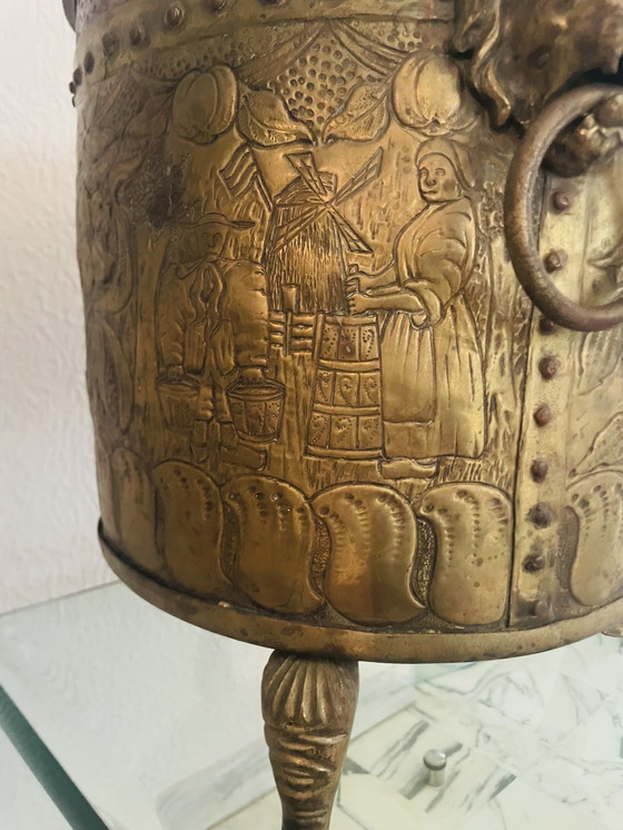 Image 1 of Driepoot Plantenbak Messing Xvii/ Xviii Eeuw Noord-Duitsland