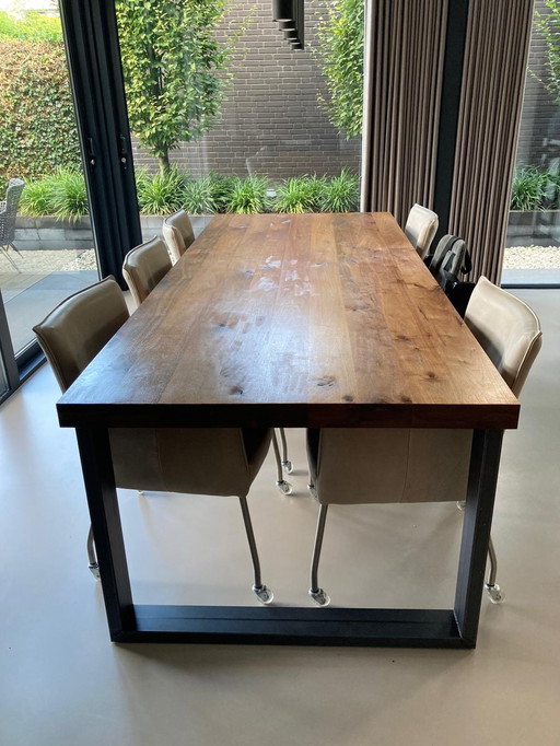 Notenhouten Eettafel Massief 2.40X1.00M Met Stalen Voet