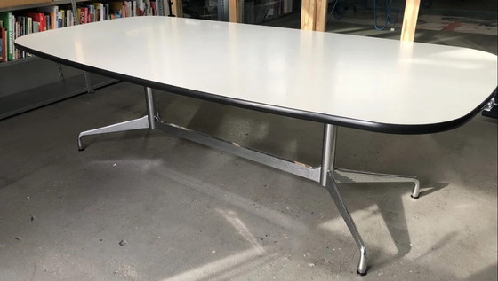 Image 1 of 8x Vitra Eames Ea 107/108 Vergaderstoel, In De Kleur Zwart. Met Bijpassende Tafel