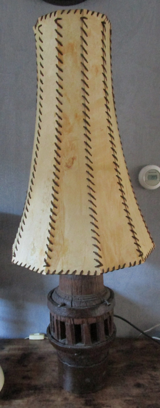 Image 1 of Vintage Zeldzame Zware Antieke Wagenwiel As Lamp Met Echt Lederen Lampenkap