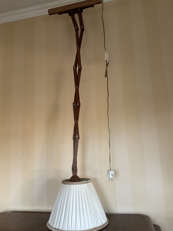 Image 1 of Vintage Houten Schaarlamp