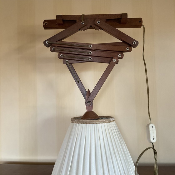 Image 1 of Vintage Houten Schaarlamp