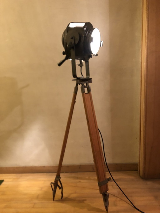 A E Crémer bioscoopprojector 50's Indus