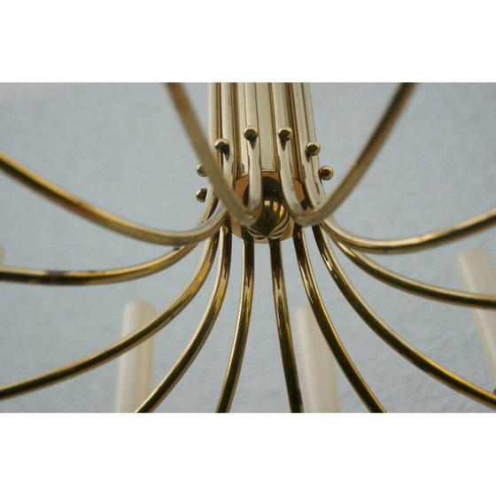 Image 1 of Vintage 12-armige messing kroonluchter met lauwerkrans van United Workshops, 1950