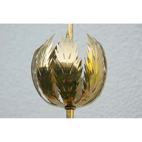 Image 1 of Vintage 12-armige messing kroonluchter met lauwerkrans van United Workshops, 1950