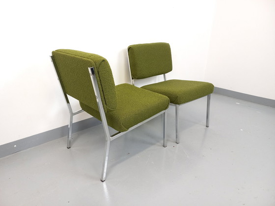 Image 1 of Suite van 2 Modernistische 60s Verchroomd Metaal en Bouclette Stoffen Fauteuils