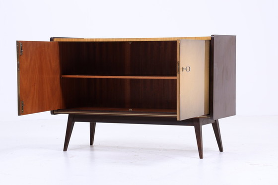 Image 1 of Tijdloze hoogglans ladekast 60s | Mid Century kast vintage opbergruimte retro 70s hout 1v2