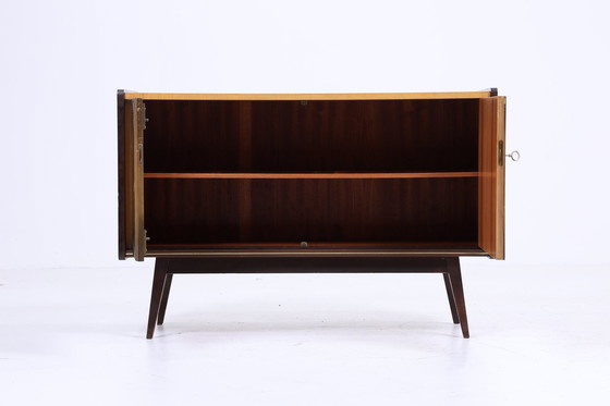 Image 1 of Tijdloze hoogglans ladekast 60s | Mid Century kast vintage opbergruimte retro 70s hout 1v2