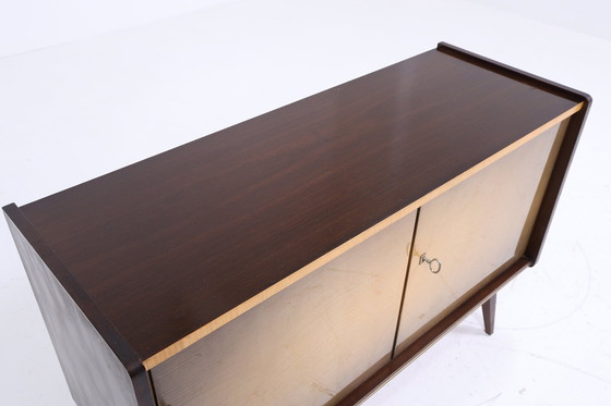 Image 1 of Tijdloze hoogglans ladekast 60s | Mid Century kast vintage opbergruimte retro 70s hout 1v2