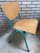 6x vintage stapelbare schoolstoelen