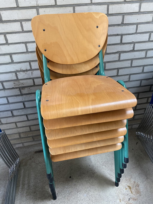 6x vintage stapelbare schoolstoelen