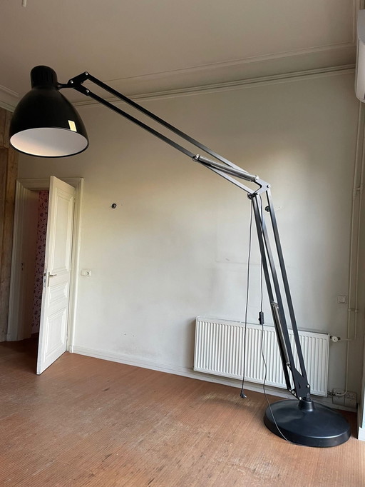 The Great JJ van Leucos: Xxl Vloerlamp