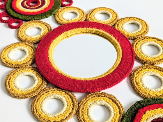 Image 1 of Macrame Hangende Spiegel | Vintage Bloemsierkunst | 1970'S