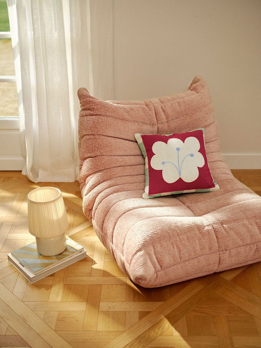 Togo stoel Model Ligne Roset Roze