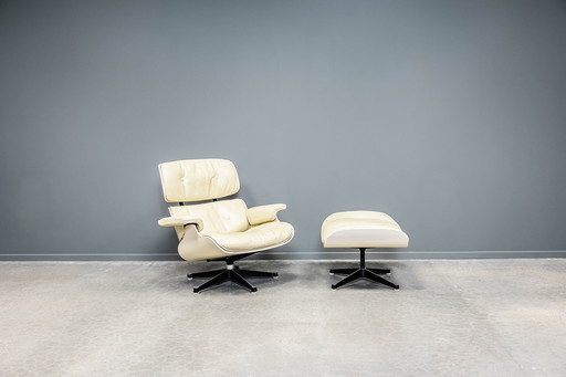 Eames fauteuil + poef