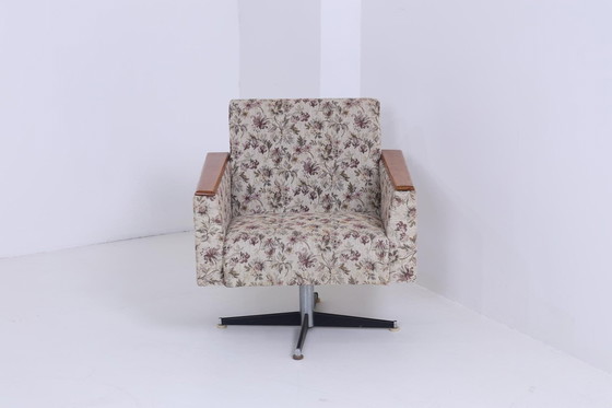 Image 1 of Vintage draaifauteuil 60s | Mid Century fauteuil hout bloemenpatroon