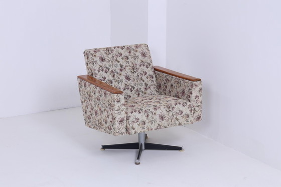 Image 1 of Vintage draaifauteuil 60s | Mid Century fauteuil hout bloemenpatroon