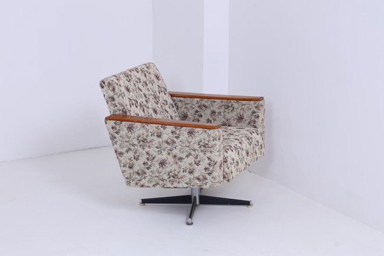 Image 1 of Vintage draaifauteuil 60s | Mid Century fauteuil hout bloemenpatroon