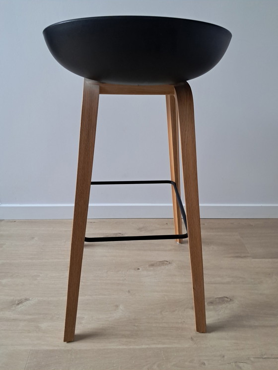 Image 1 of 4X Hay. About A Chair.