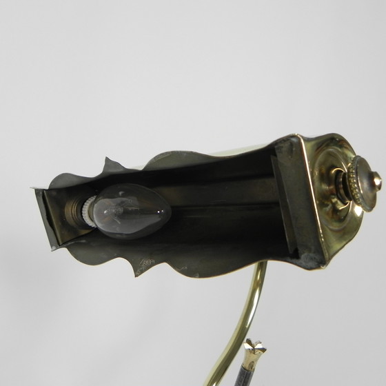 Image 1 of Messing bureaulamp, met roterende kap, jaren 30