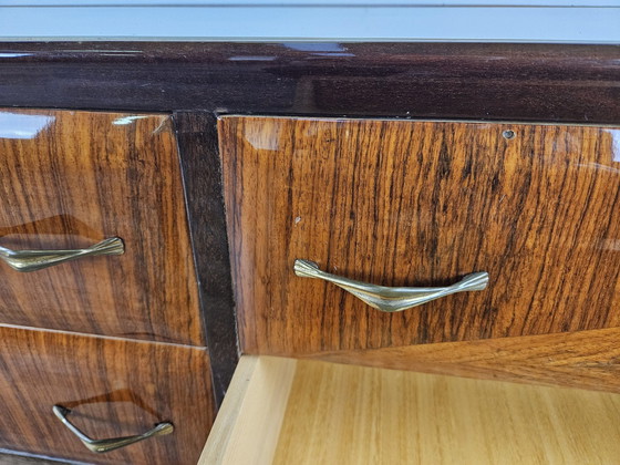 Image 1 of Mid Century Dressoir in Esdoorn, Notenhout en Palissander met Glazen Bovenblad