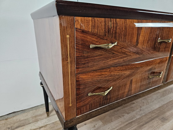 Image 1 of Mid Century Dressoir in Esdoorn, Notenhout en Palissander met Glazen Bovenblad