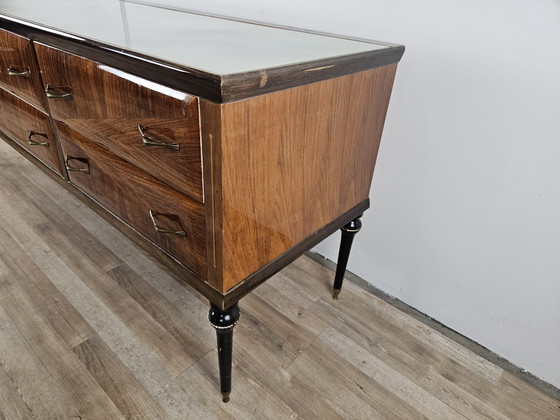 Image 1 of Mid Century Dressoir in Esdoorn, Notenhout en Palissander met Glazen Bovenblad