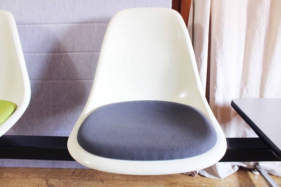 Image 1 of Originele bank EAMES Edition VITRA uit de jaren 70