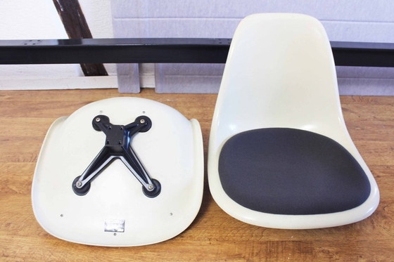 Image 1 of Originele bank EAMES Edition VITRA uit de jaren 70