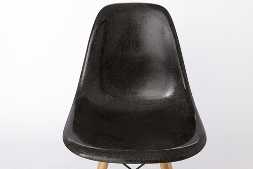 Eames Vintage Stoel Van Herman Miller 1950S