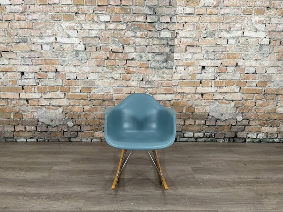 Image 1 of Vitra RAR blauw schommelstoel