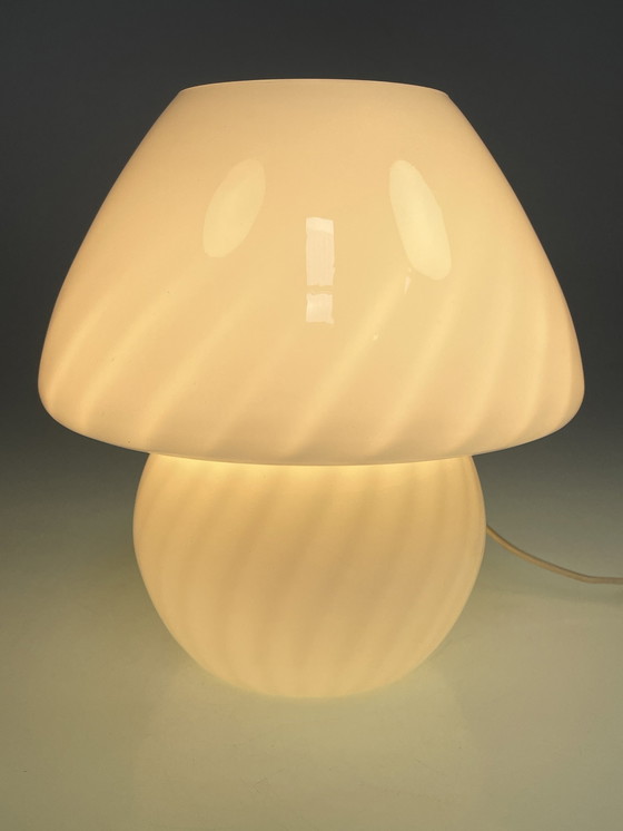 Image 1 of Wsb Mushroom lamp met swirl motief