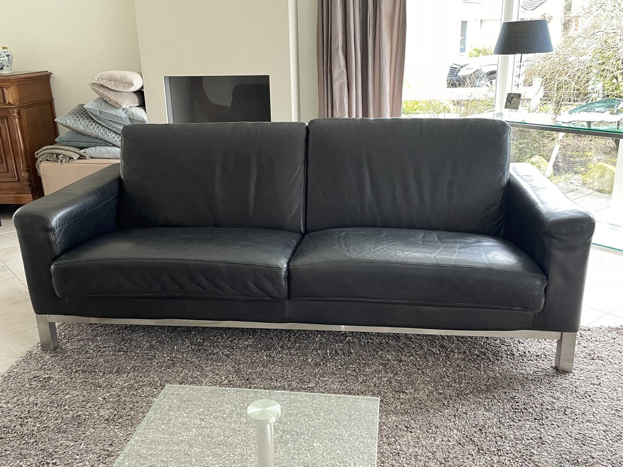 Modern lederen bank