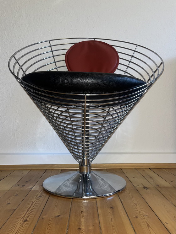 Image 1 of Verner Panton Kegelstoel V8800 Draadstoel Fritz Hansen