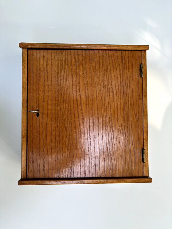 Image 1 of Vintage houten wandkastje