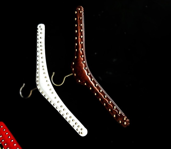 Image 1 of Twaalf Vijftiger Jaren Kleerhangers Met Noppen 
