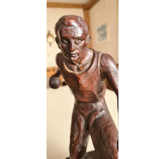 Image 1 of Handgemaakte houten figuur bowler