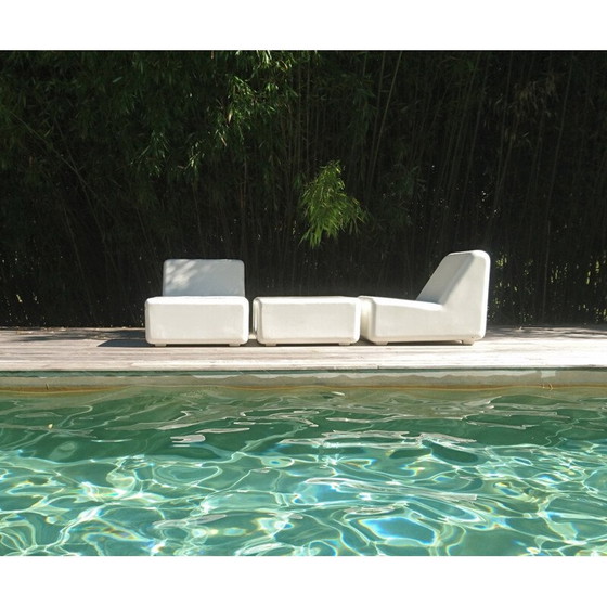 Image 1 of Witte buiteneetkamer van glasvezel en hars - jaren 1970